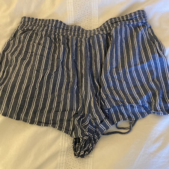 AMERICAN EAGLE Flowy Shorts - Picture 4 of 7